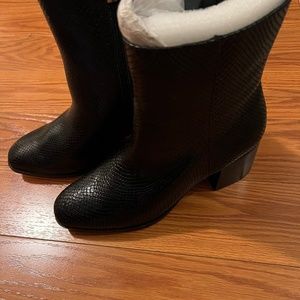 Baretraps Norma bootie- faux black snake 9.5 brand new without box